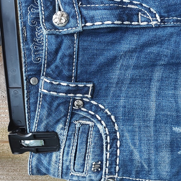 🏵️ Miss Me Y2K Boot Cut Jeans - Picture 4 of 9